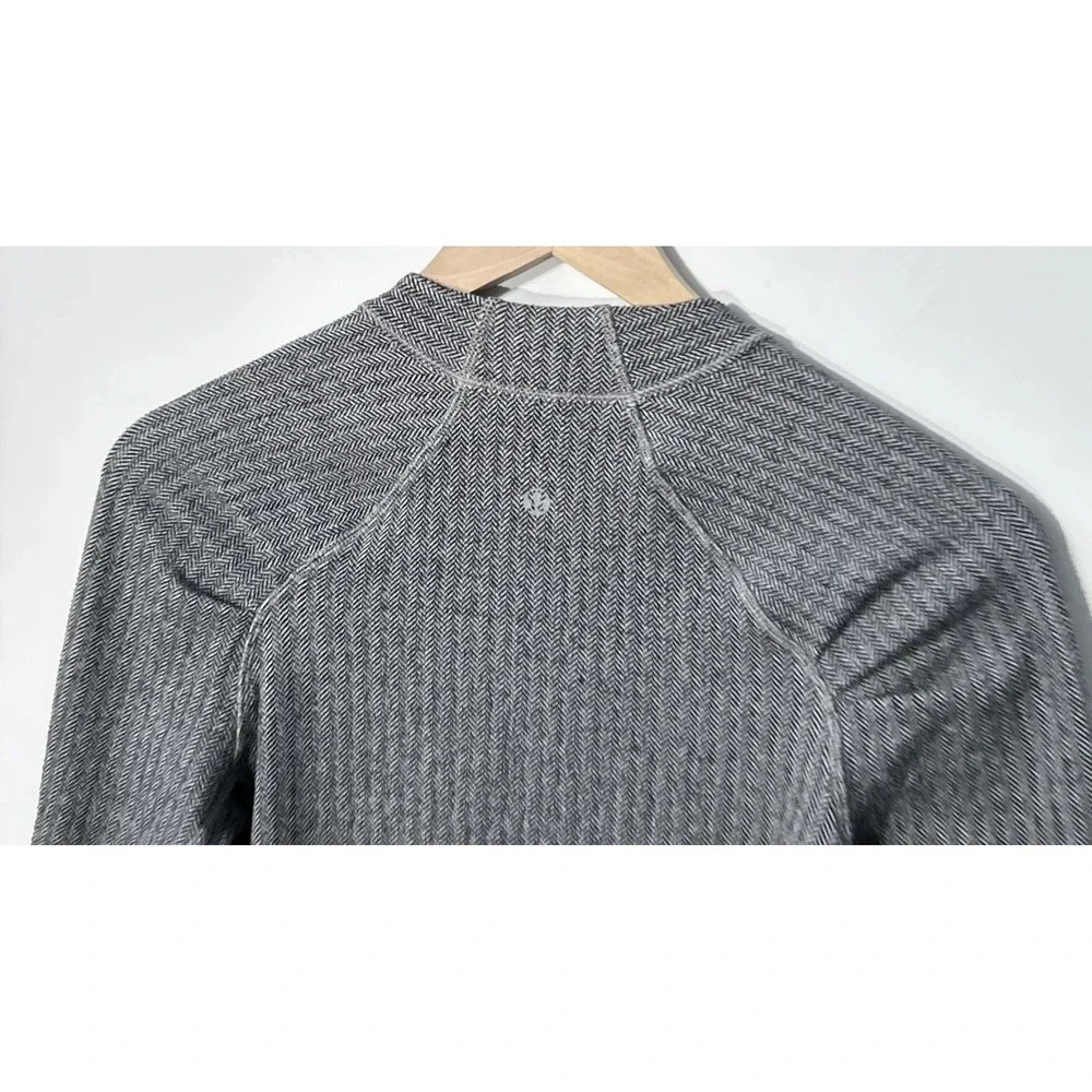 Lululemon Think Fast Long‎ Sleeve Shirt Heathered Herringbone Sz 6 Thumbholes